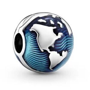 New world pandora style charm - clasp on style